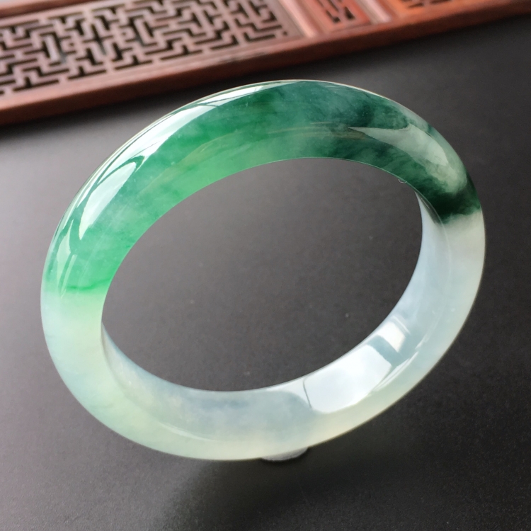 (超值推荐)冰种飘花手镯(56.1mm)