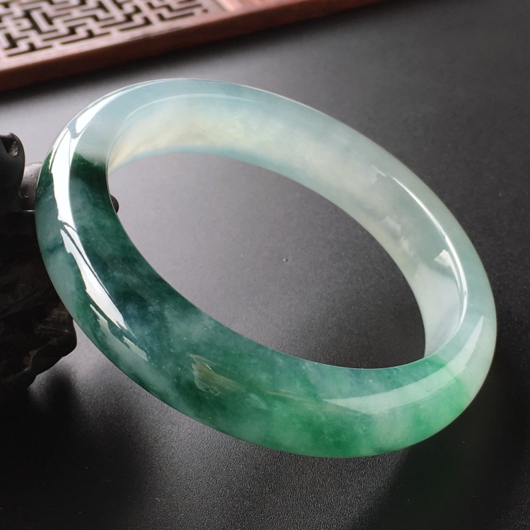 (超值推荐)冰种飘花手镯(56.1mm)