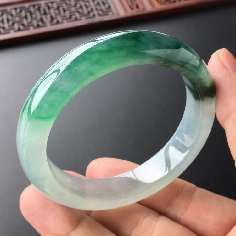 (超值推荐)冰种飘花手镯(56.1mm)