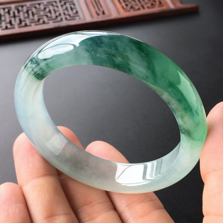 (超值推荐)冰种飘花手镯(56.1mm)