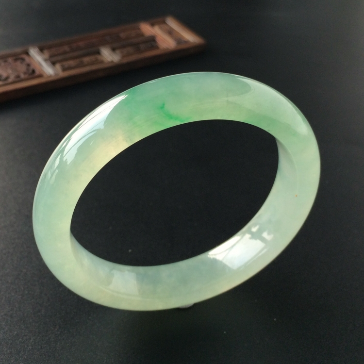 (超值推荐)冰种晴水略飘翠手镯(54.5mm)