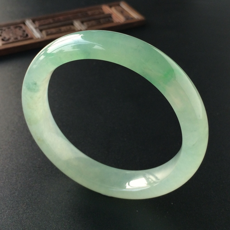 (超值推荐)冰种晴水略飘翠手镯(54.5mm)