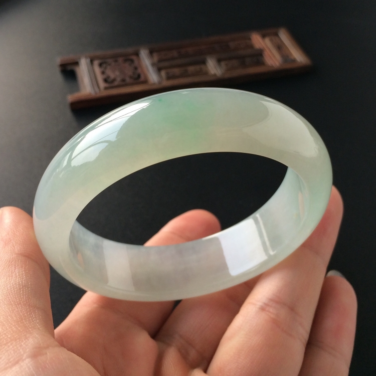 (超值推荐)冰种晴水手镯(58.2mm)