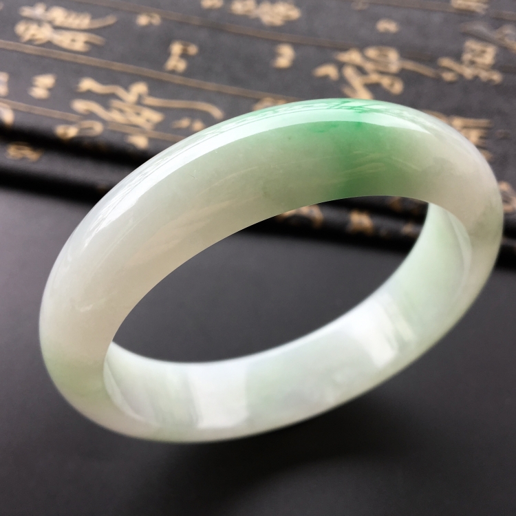 (超值推荐)糯冰种飘翠手镯(57.1mm)