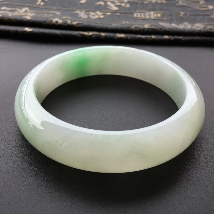 (超值推荐)糯冰种飘翠手镯(57.1mm)