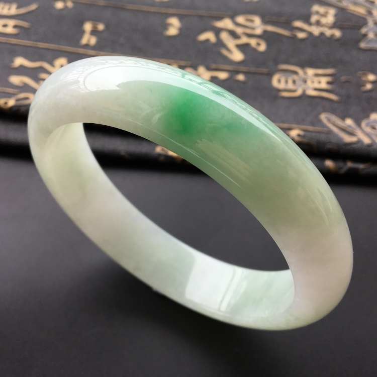 (超值推荐)糯冰种飘翠手镯(56.7mm)