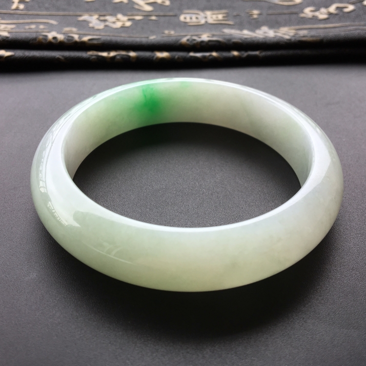 (超值推荐)糯冰种飘翠手镯(56.7mm)