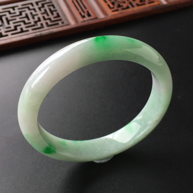 (超值推荐)糯冰种飘翠手镯(56.1mm)