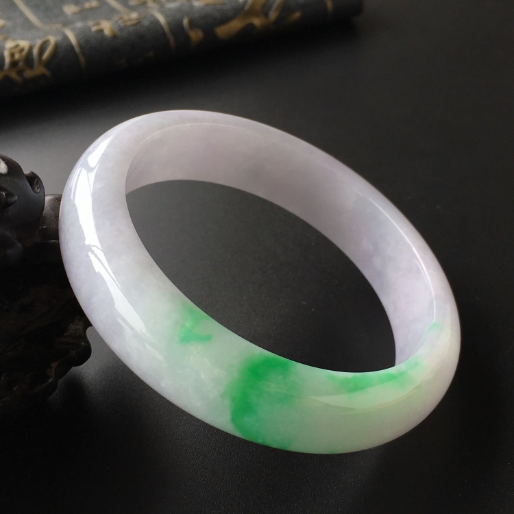 (超值推荐)糯冰种淡春带彩手镯(57.4mm)