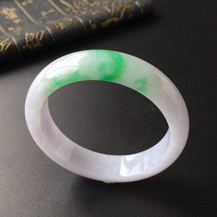 (超值推荐)糯冰种淡春带彩手镯(57.4mm)