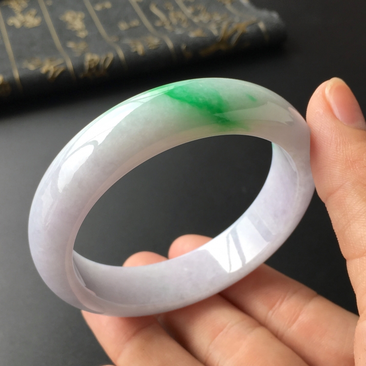 (超值推荐)糯冰种淡春带彩手镯(57.4mm)