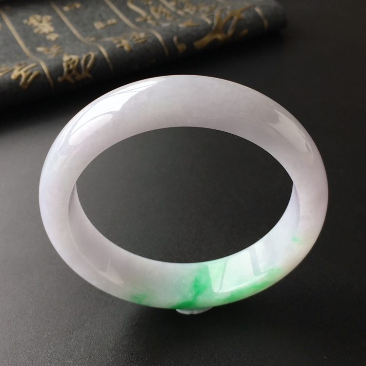 (超值推荐)糯冰种淡春带彩手镯(57.4mm)