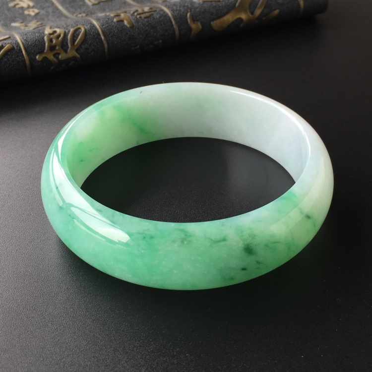(超值推荐)糯冰种飘花手镯(58.2mm)