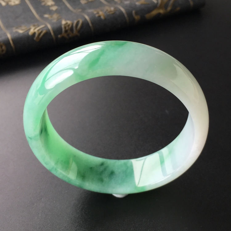 (超值推荐)糯冰种飘花手镯(58.2mm)