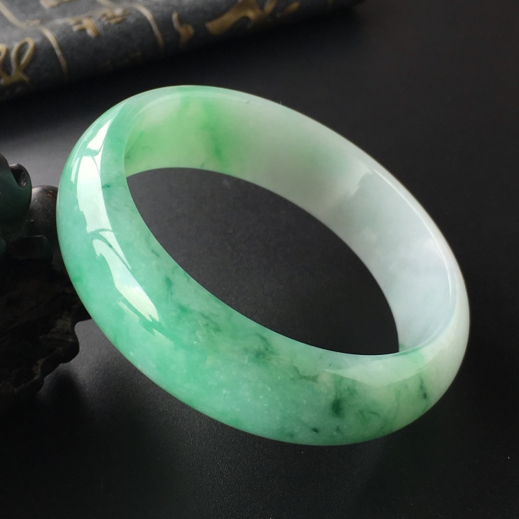 (超值推荐)糯冰种飘花手镯(58.2mm)