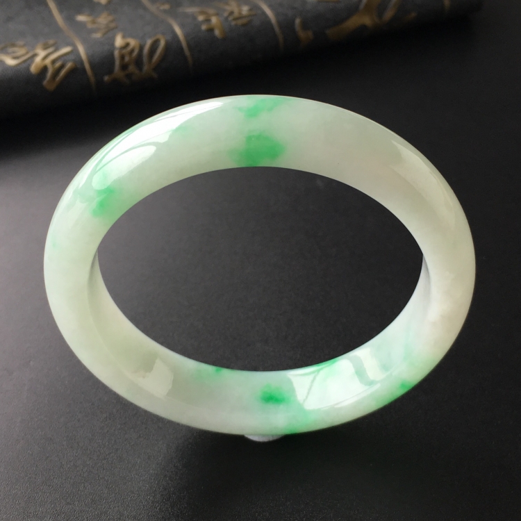 (超值推荐)糯冰种飘翠手镯(54.5mm)