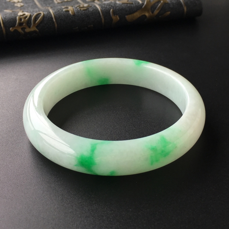 (超值推荐)糯冰种飘翠手镯(54.5mm)