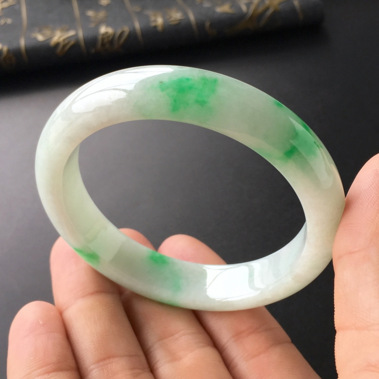 (超值推荐)糯冰种飘翠手镯(54.5mm)