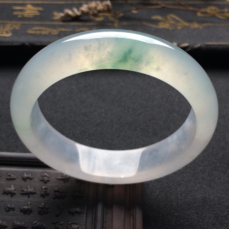 （超值推荐）冰种略飘花手镯（57mm）