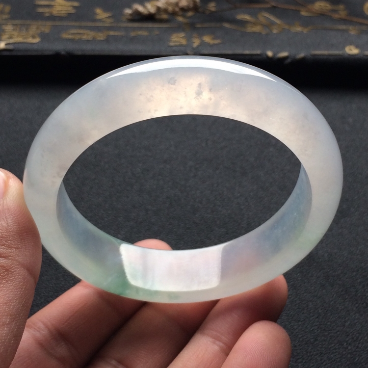 （超值推荐）冰种略飘花手镯（57mm）