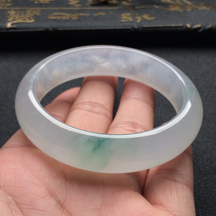 （超值推荐）冰种略飘花手镯（57mm）