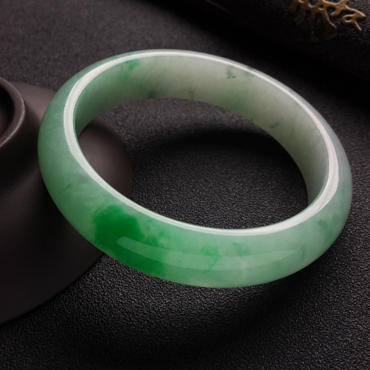 （超值推荐）糯冰种飘翠手镯（55.2mm）