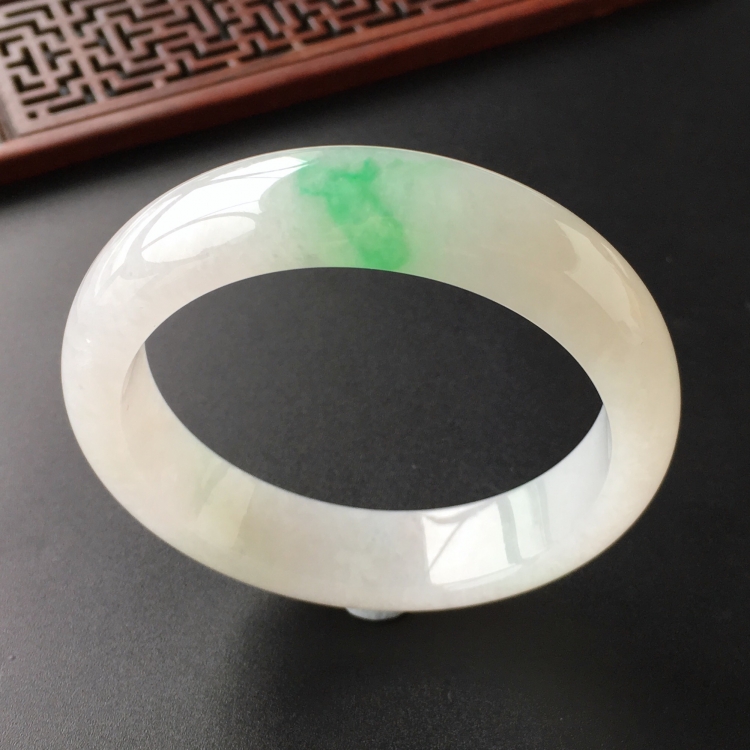 (超值推荐)糯冰种飘翠手镯(55.3mm)