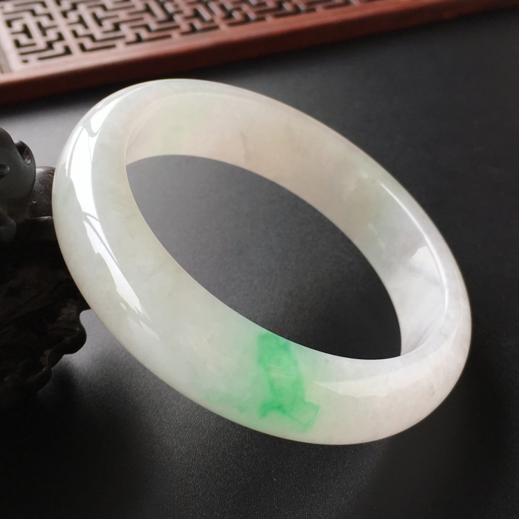 (超值推荐)糯冰种飘翠手镯(55.3mm)