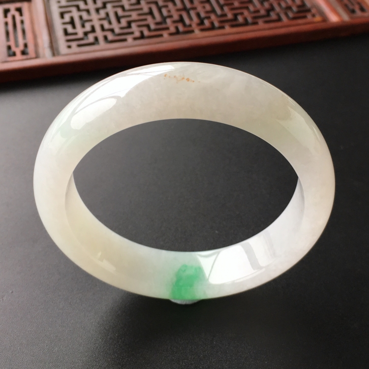 (超值推荐)糯冰种飘翠手镯(55.3mm)