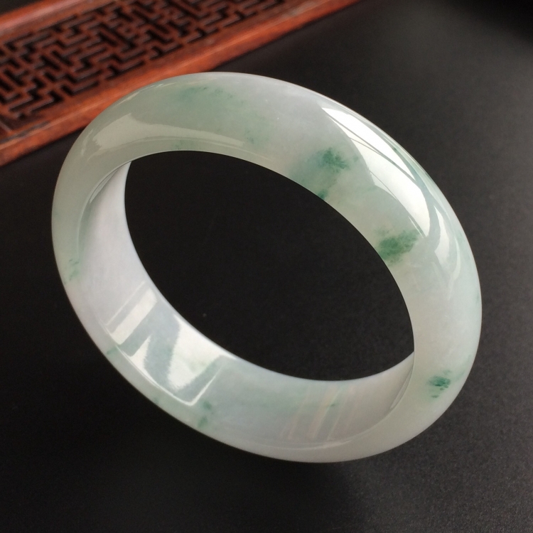 (超值推荐)糯冰种飘花手镯(57mm)