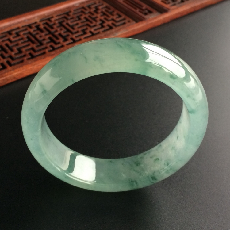 (超值推荐)冰种飘花手镯(54.5mm)
