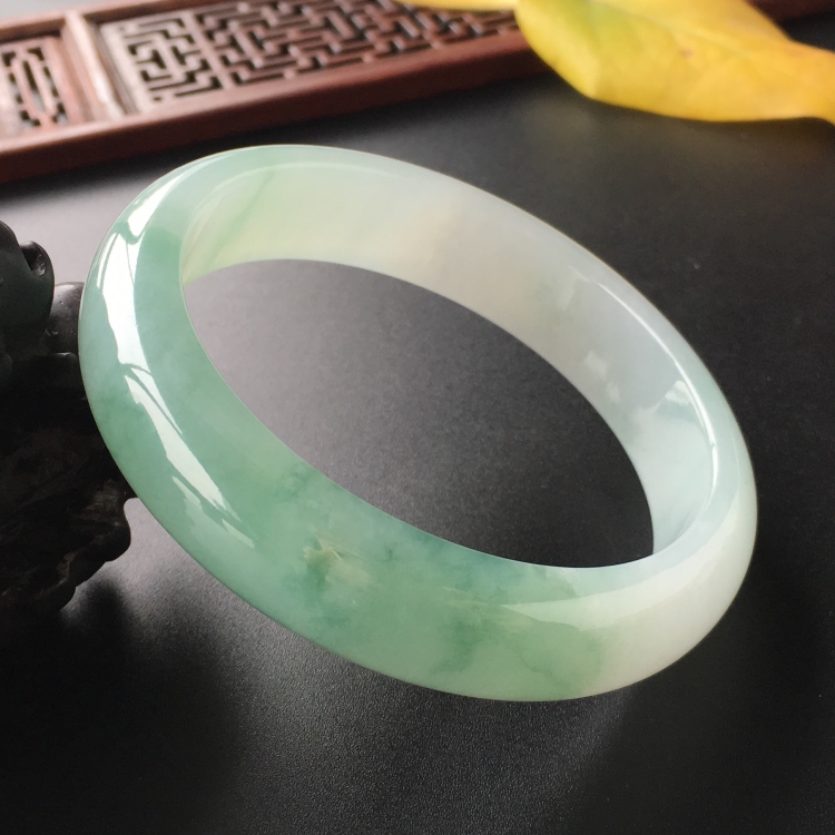 (超值推荐)糯冰种飘花手镯(59.3mm)