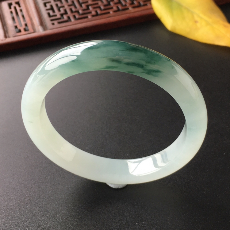 (超值推荐)糯冰种飘花手镯(55.6mm)
