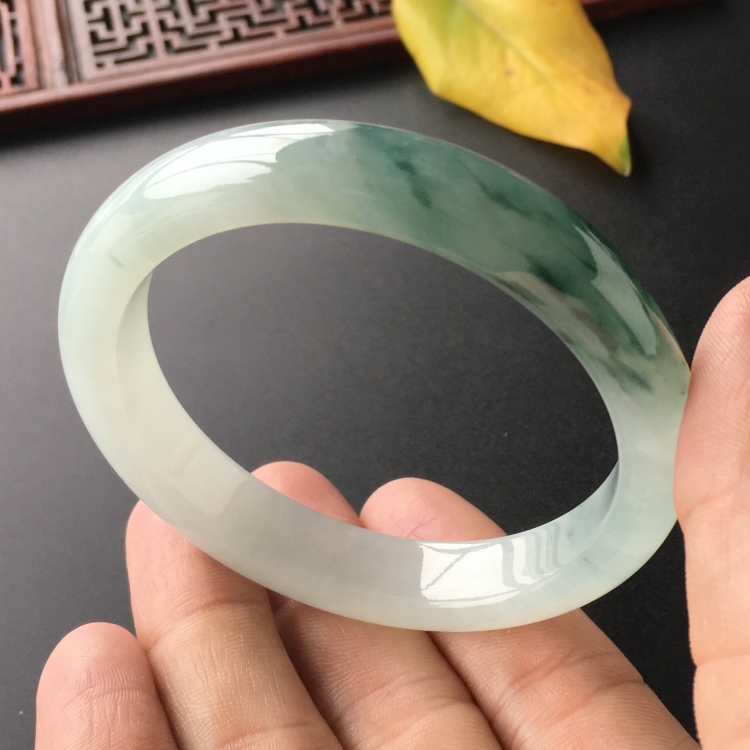 (超值推荐)糯冰种飘花手镯(55.6mm)