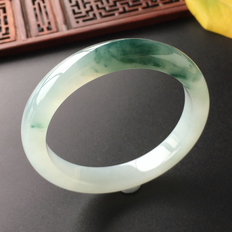 (超值推荐)糯冰种飘花手镯(55.6mm)