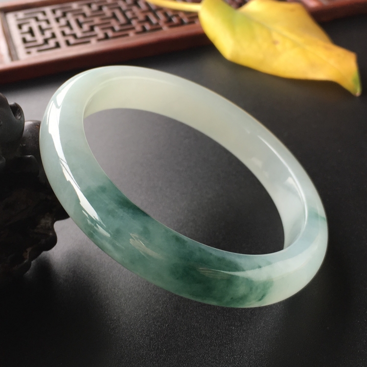 (超值推荐)糯冰种飘花手镯(55.6mm)