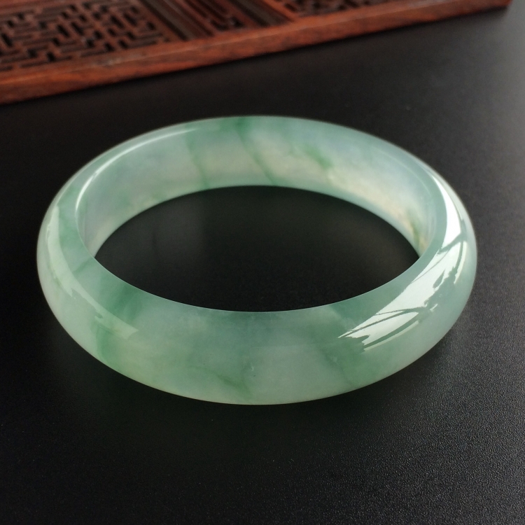 (超值推荐)冰种飘花手镯(57mm)