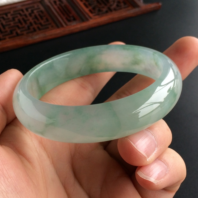 (超值推荐)冰种飘花手镯(57mm)