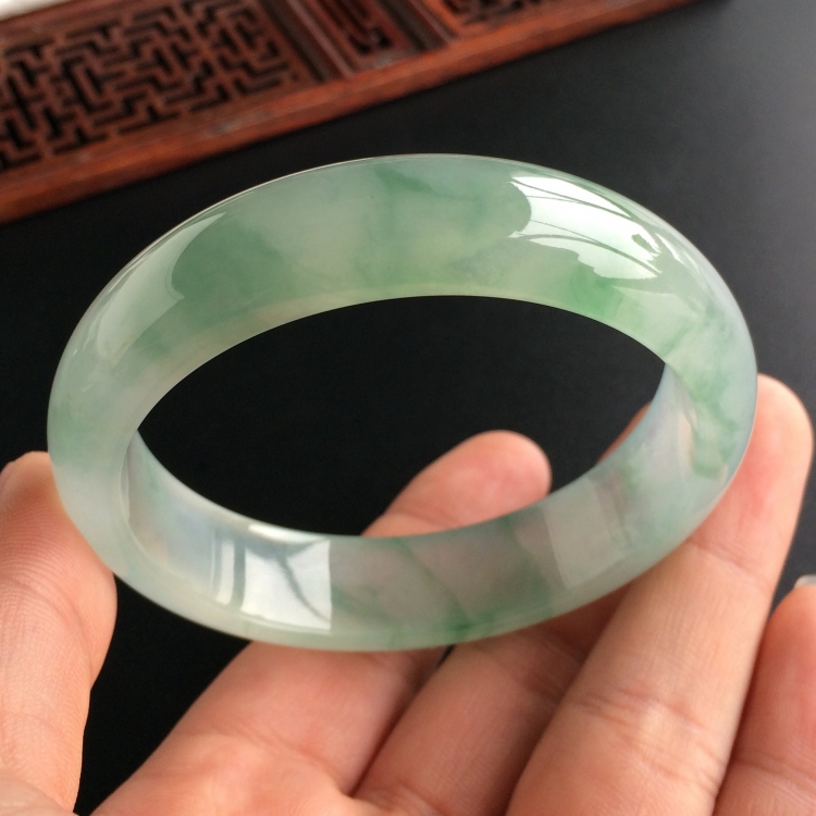 (超值推荐)冰种飘花手镯(57mm)