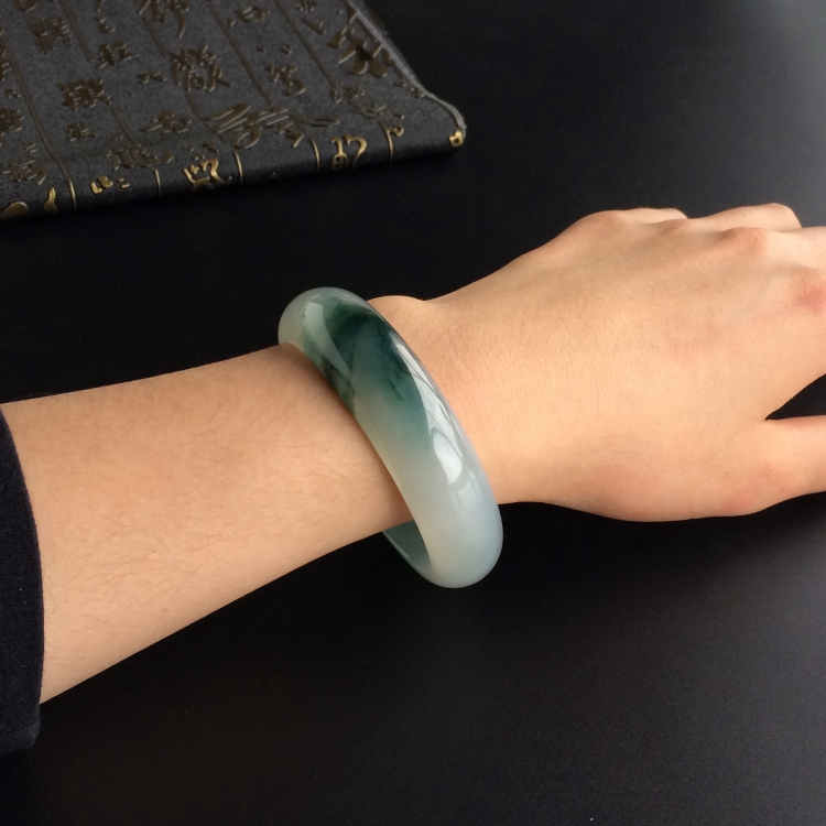 (超值推荐)冰种飘花手镯(59.6mm)