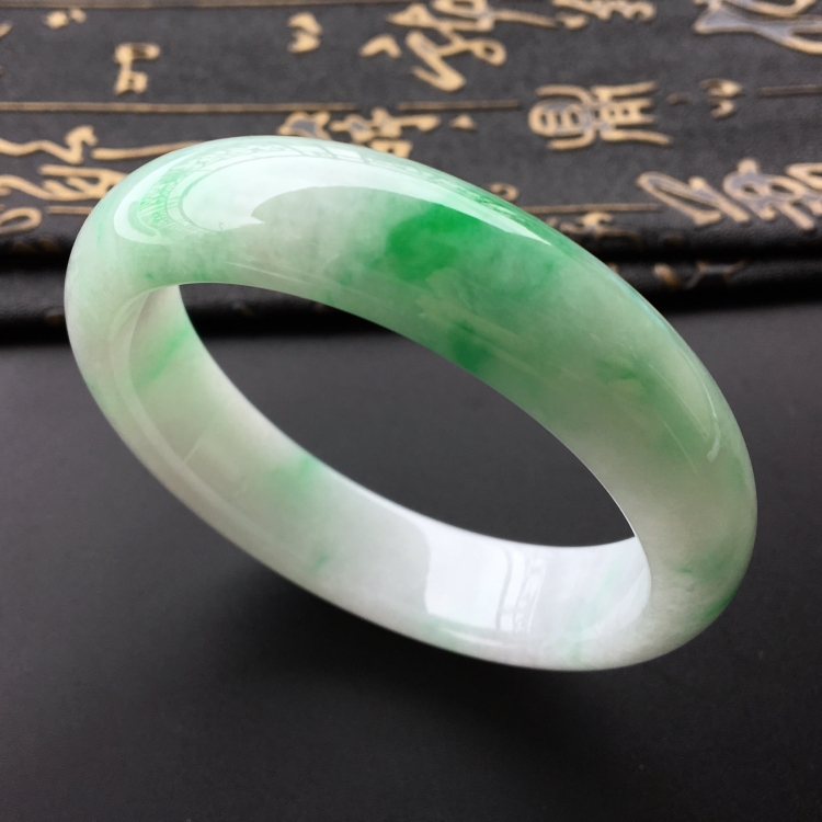 (超值推荐)糯冰种飘翠手镯(54.8mm)