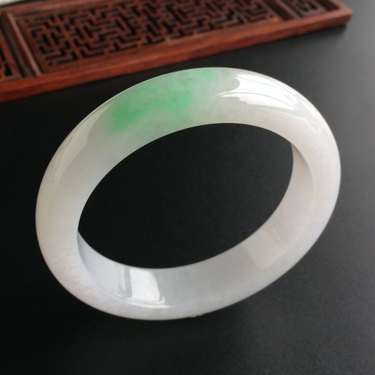 (超值推荐)糯冰种飘翠手镯(56.5mm)