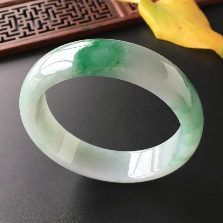 (超值推荐)糯冰种飘翠手镯(59.7mm)