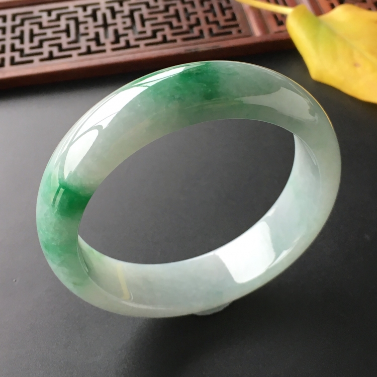 (超值推荐)糯冰种飘翠手镯(59.7mm)