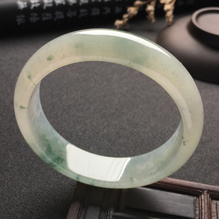 （超值推荐）糯冰种飘花手镯（58.2mm）