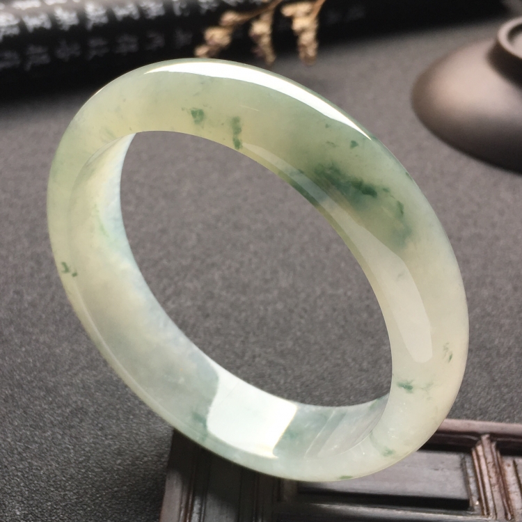 （超值推荐）糯冰种飘花手镯（58.2mm）