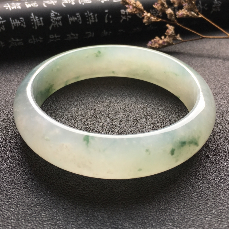 （超值推荐）糯冰种飘花手镯（58.2mm）