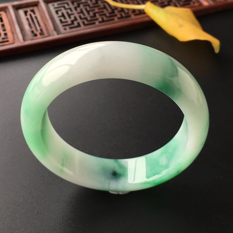 (超值推荐)糯冰种飘翠手镯(59.6mm)