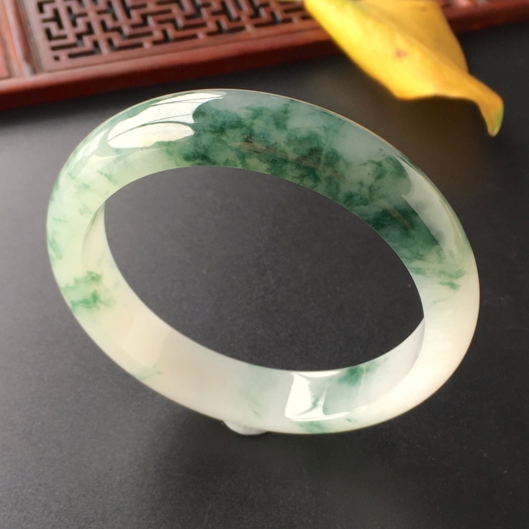 (超值推荐)糯冰种飘花手镯(58.7mm)