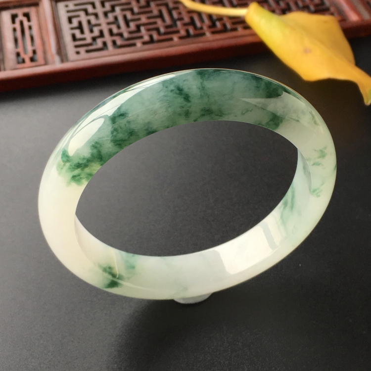 (超值推荐)糯冰种飘花手镯(58.7mm)